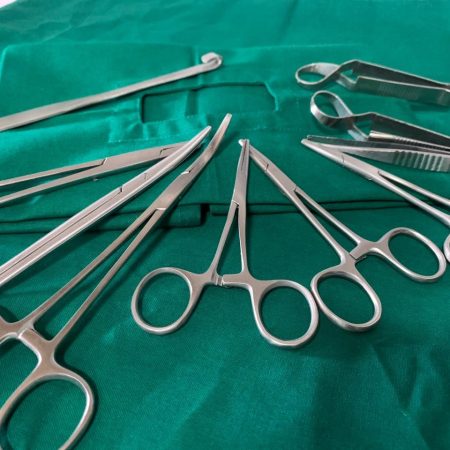 surgical instrument set for cat sterilisations